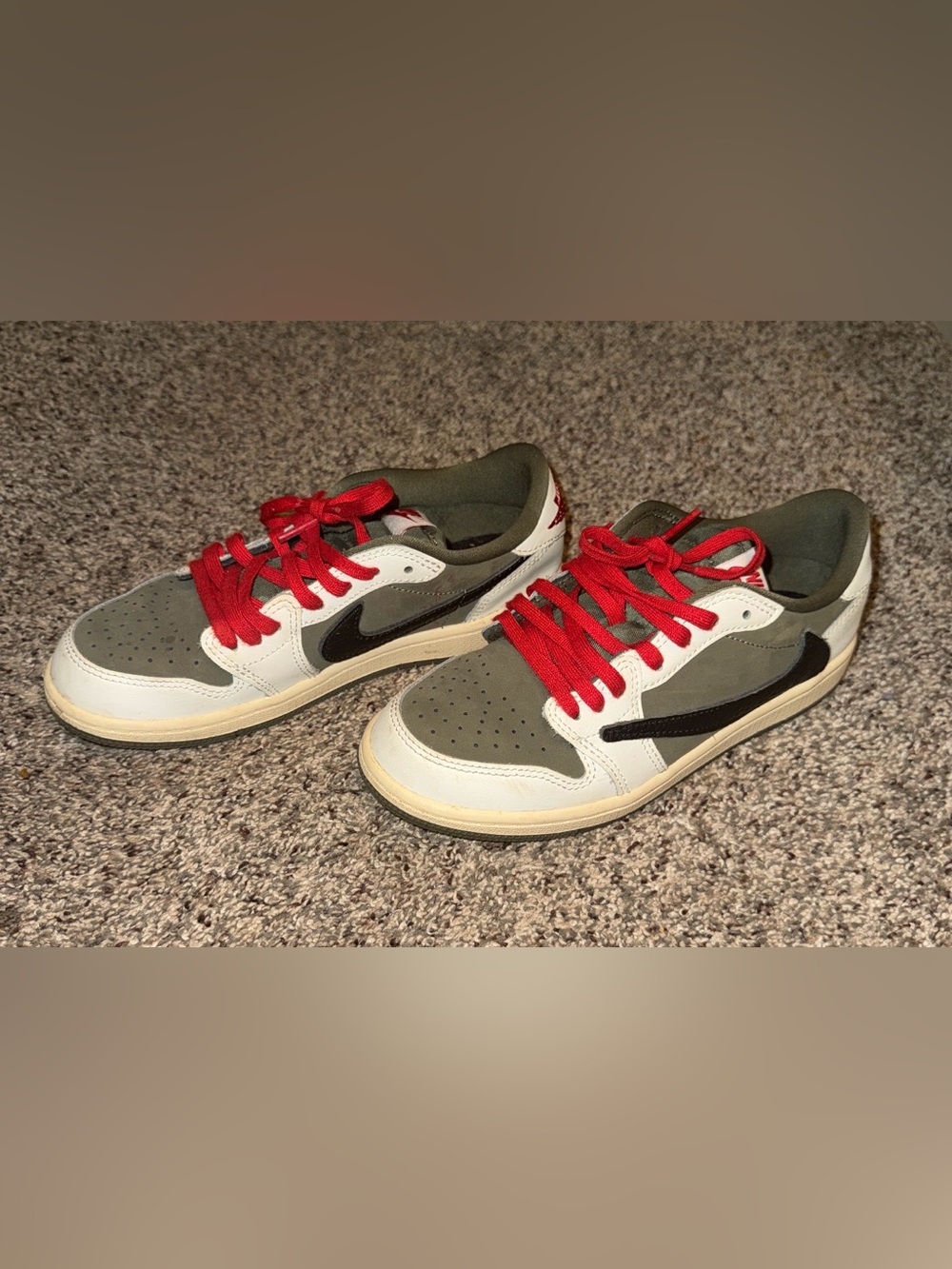 Boys Low-Top Sneakers in Olive, White & Red